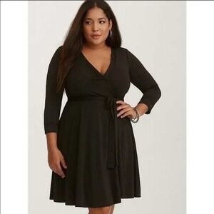 Torrid NWOT -1225 Black Wrap‎ Skater Dress 3/4 Sleeve V-Neck Plus Size 2 2X